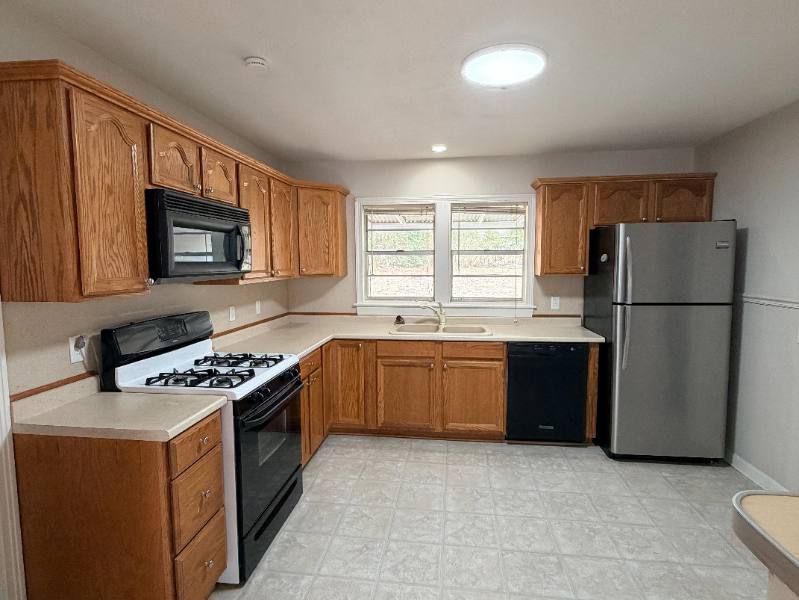 House for rent at 909 Lake Court Dr, Deridder, LA 70634