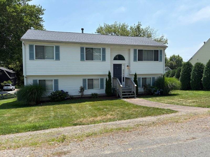 House for rent at 10 Allagash Trail, Narragansett, RI 02882