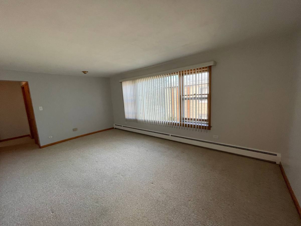 Apartment for rent at 3103-7 Harlem Ave #3F, Berwyn, IL 60402