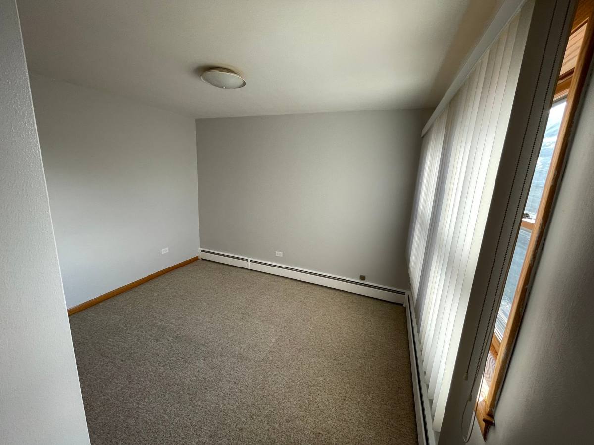 Apartment for rent at 3103-7 Harlem Ave #3F, Berwyn, IL 60402