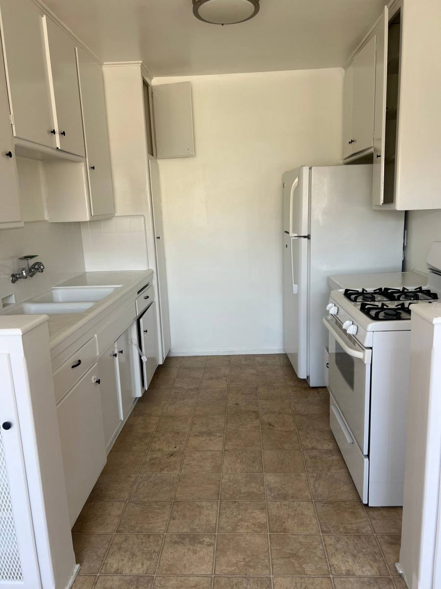 Apartment for rent at 3426 Mentone Ave #7, Los Angeles, CA 90034
