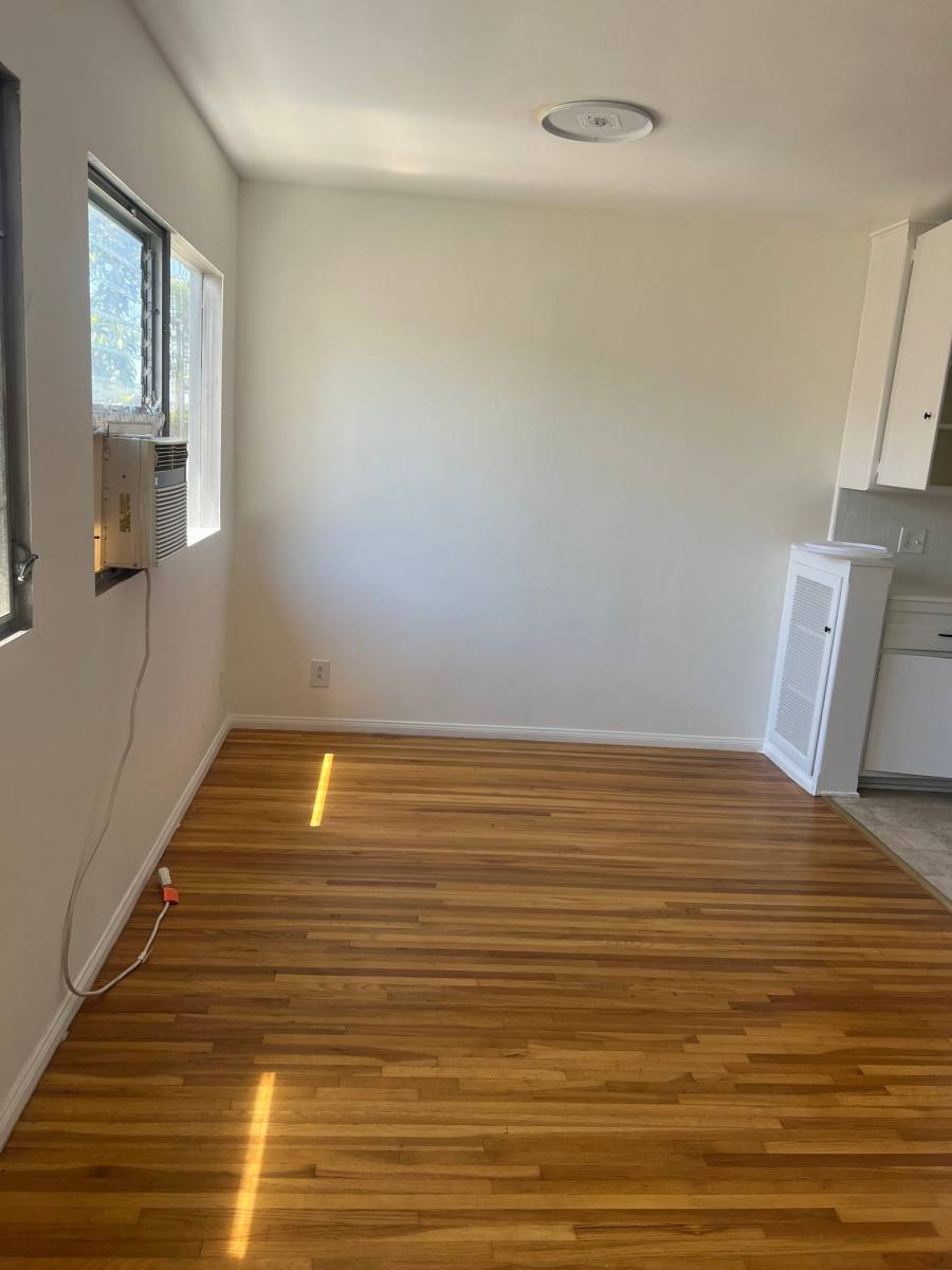 Apartment for rent at 3426 Mentone Ave #7, Los Angeles, CA 90034