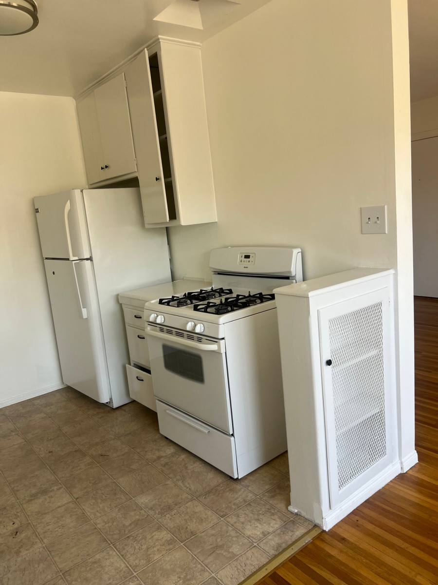 Apartment for rent at 3426 Mentone Ave #7, Los Angeles, CA 90034