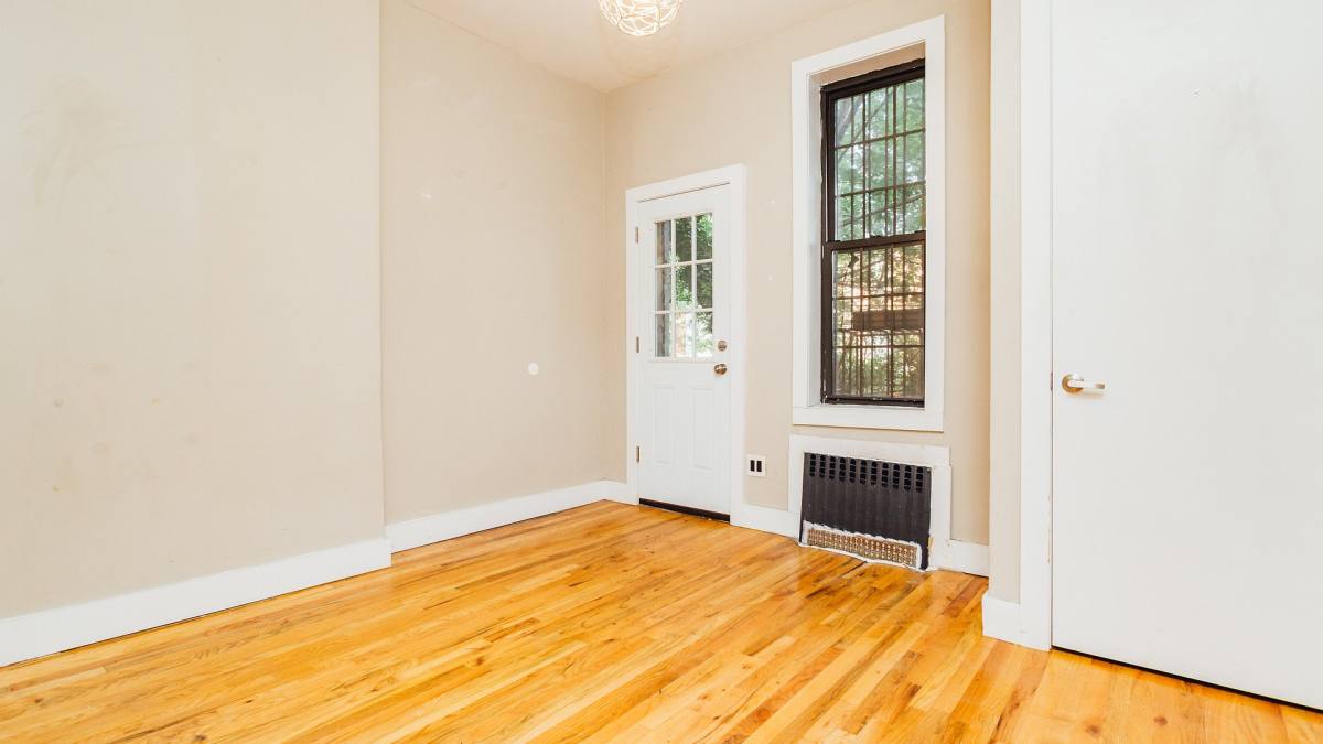 Apartment for rent at 1154 Gates Ave #1L, Brooklyn, NY 11221