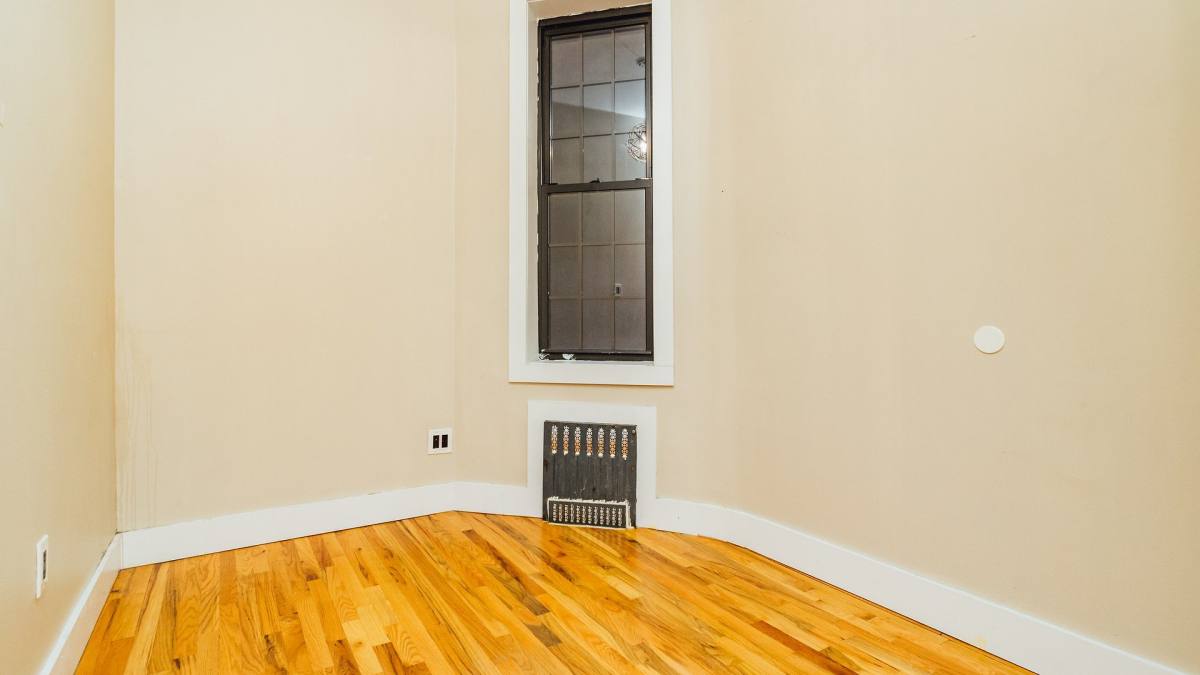 Apartment for rent at 1154 Gates Ave #1L, Brooklyn, NY 11221