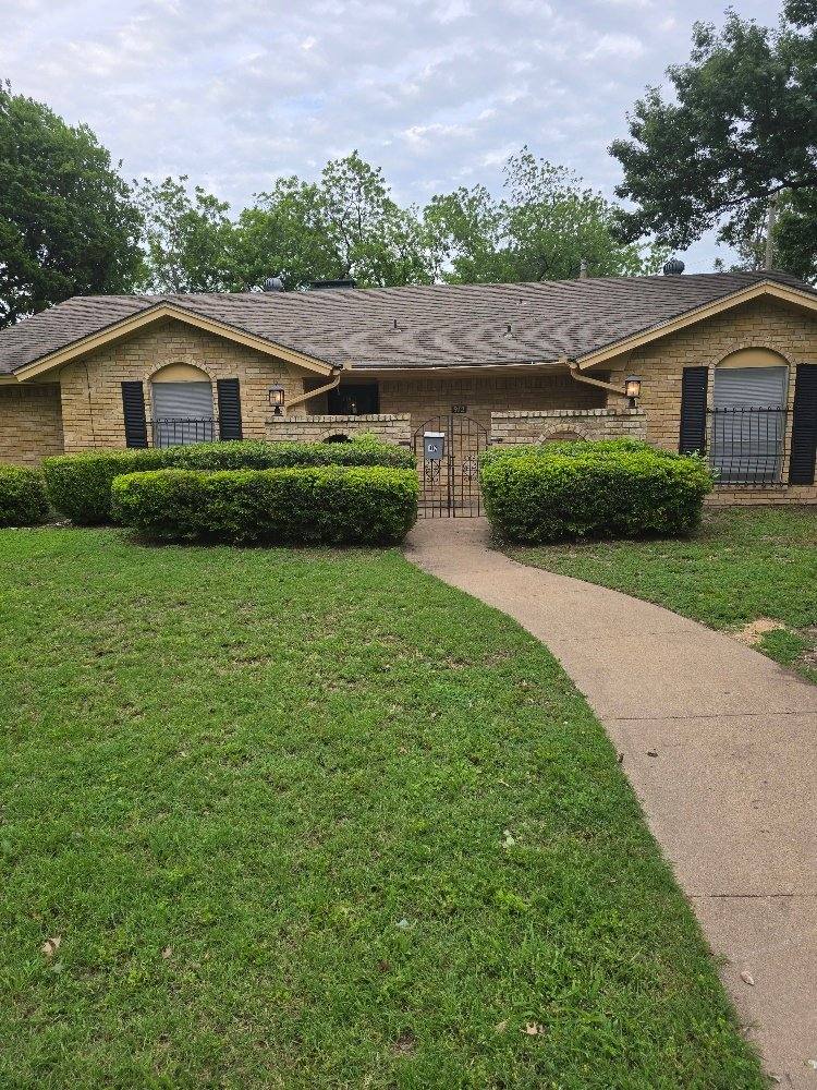 House for rent at 912 Oak Trail, Desoto, TX 75115