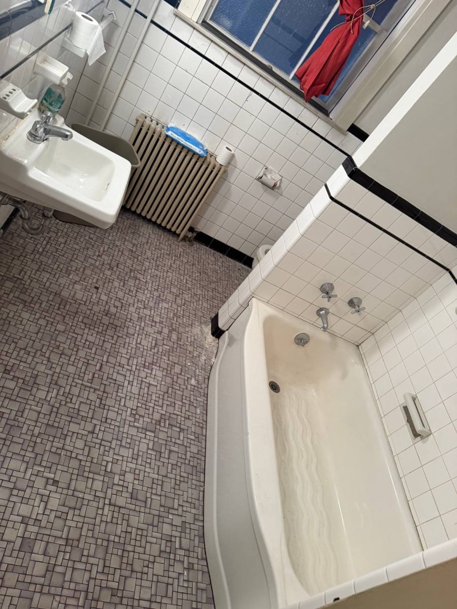 Apartment for rent at 339 E Market St #1, York, PA 17403