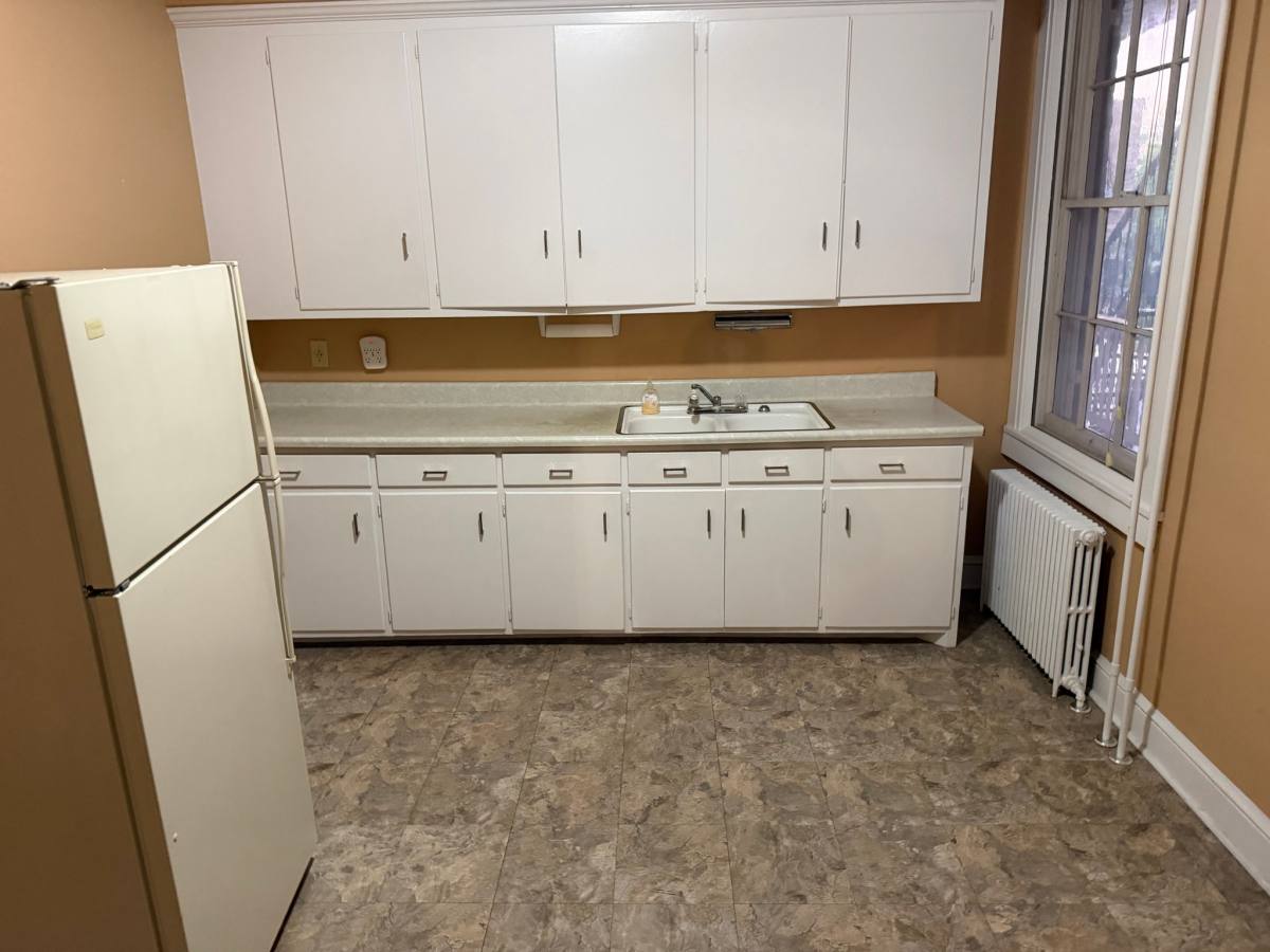 Apartment for rent at 339 E Market St #1, York, PA 17403
