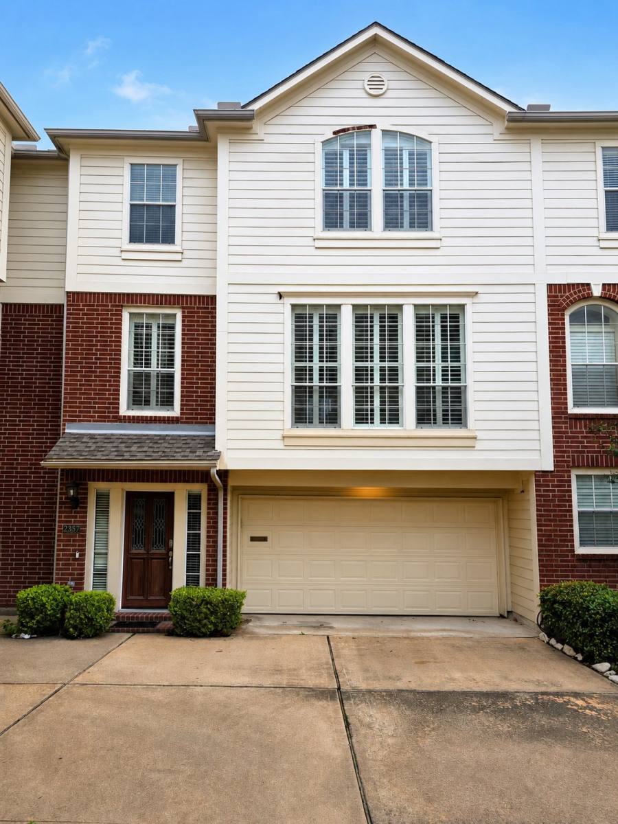 Townhouse for rent at 2357 Jackson St, Houston, TX 77004