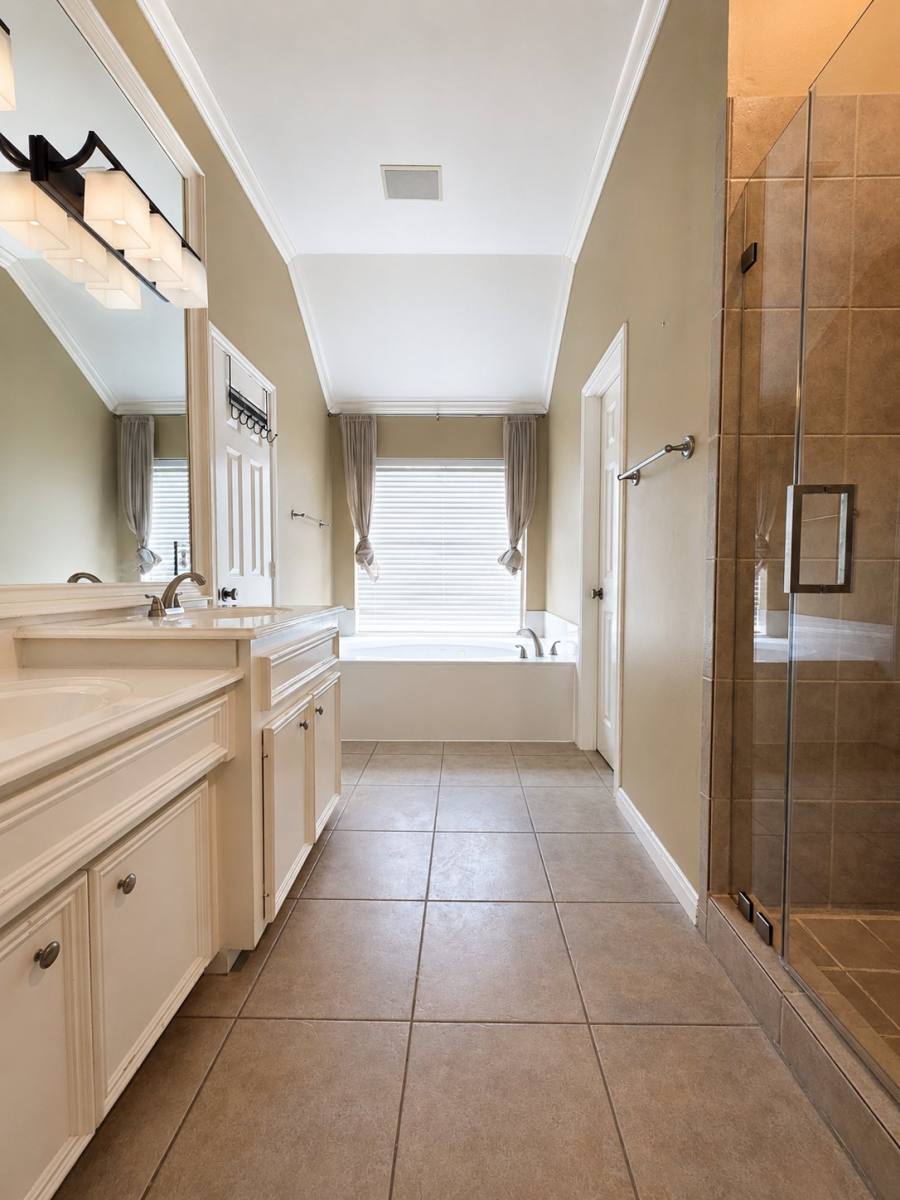 Townhouse for rent at 2357 Jackson St, Houston, TX 77004