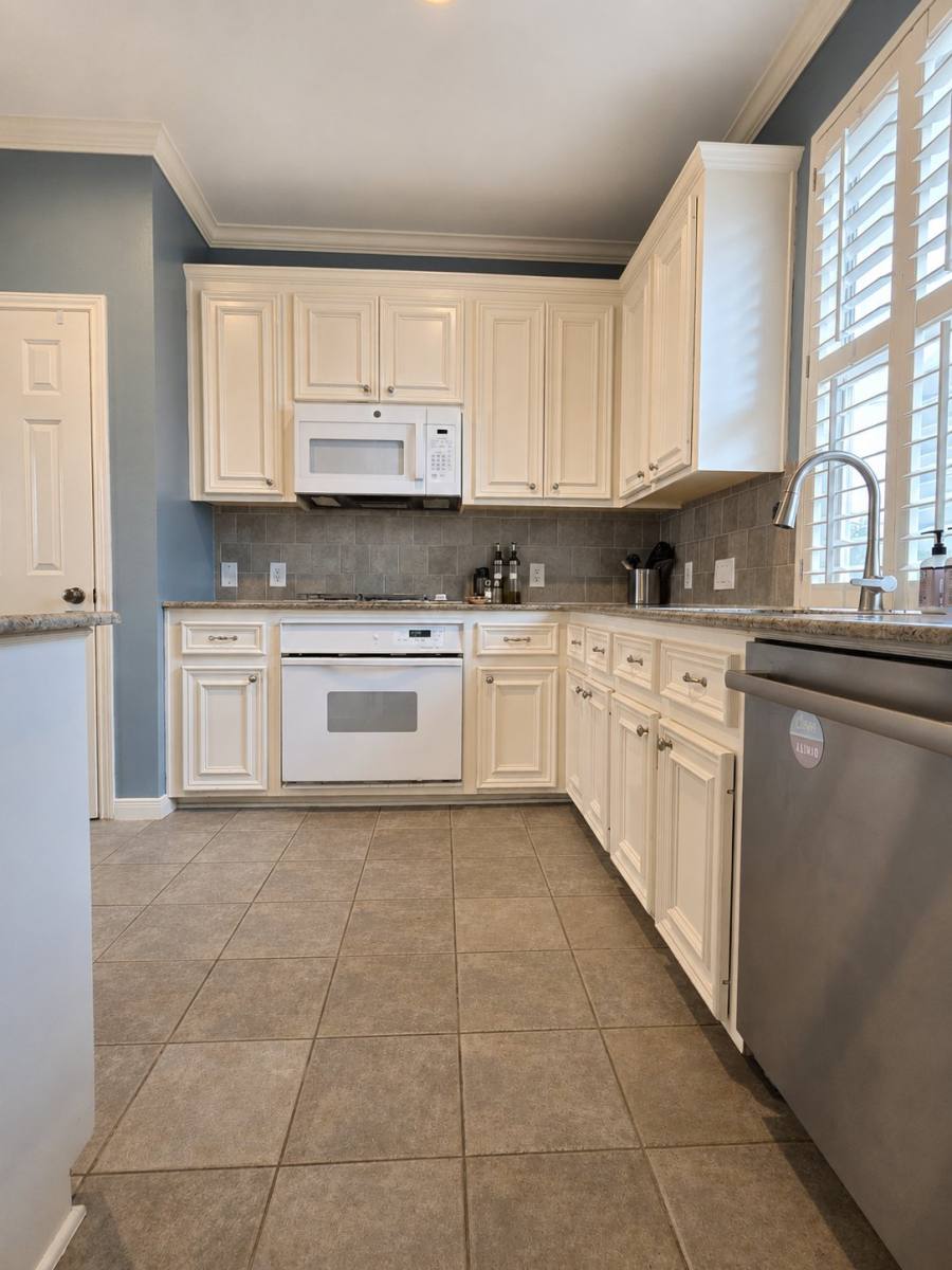 Townhouse for rent at 2357 Jackson St, Houston, TX 77004