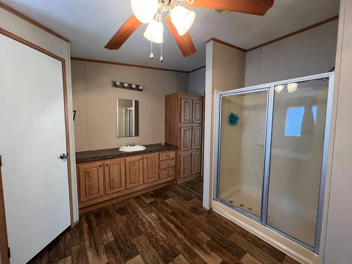 House for rent at 1085 County Rd #320, Glen Rose, TX 76043