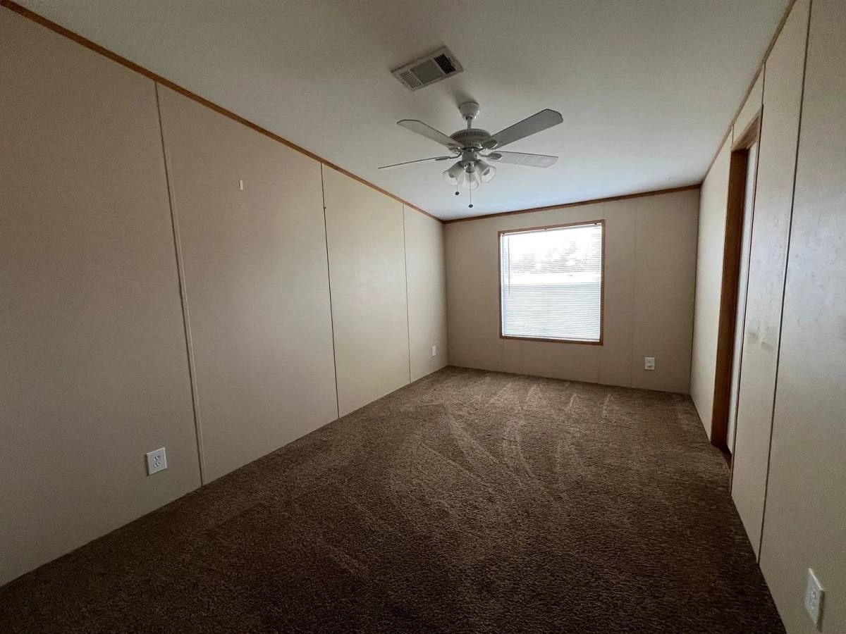 House for rent at 1085 County Rd #320, Glen Rose, TX 76043