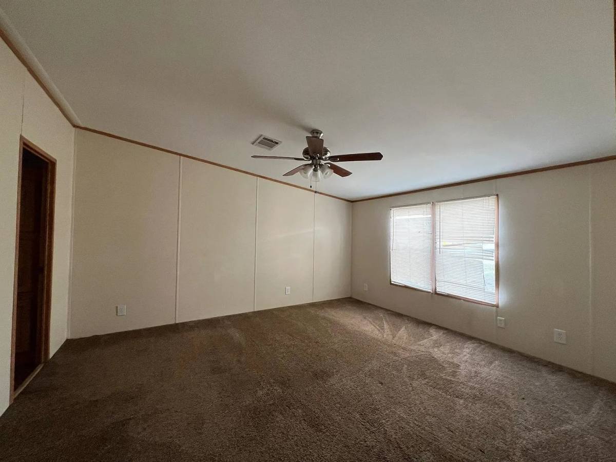 House for rent at 1085 County Rd #320, Glen Rose, TX 76043