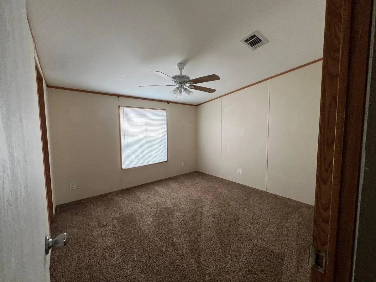 House for rent at 1085 County Rd #320, Glen Rose, TX 76043