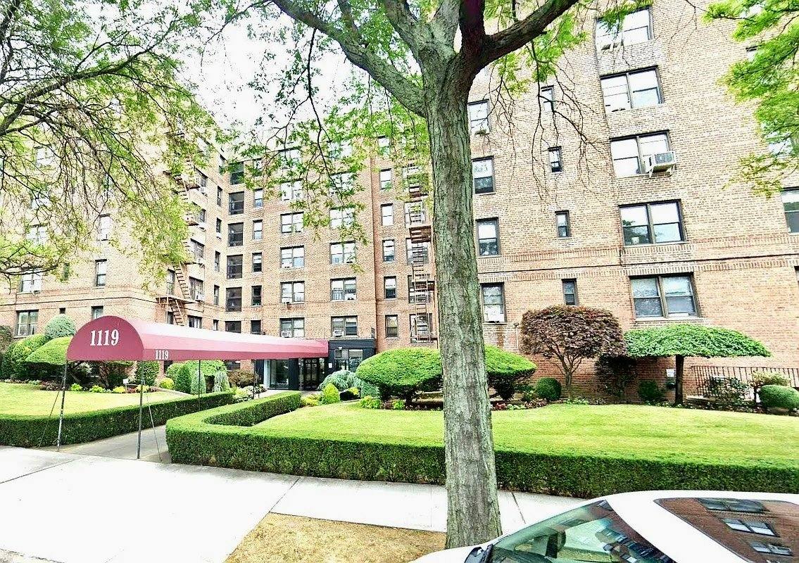 Apartment for rent at 1119 Ocean Parkway #3G, Brooklyn, NY 11230