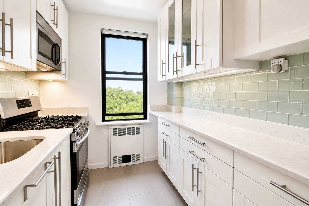 Apartment for rent at 1119 Ocean Parkway #3G, Brooklyn, NY 11230