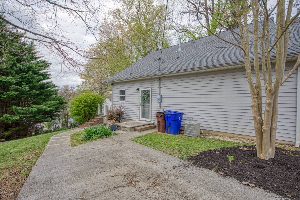 House for rent at 141 Northwestern Ave, Oak Ridge, TN 37830