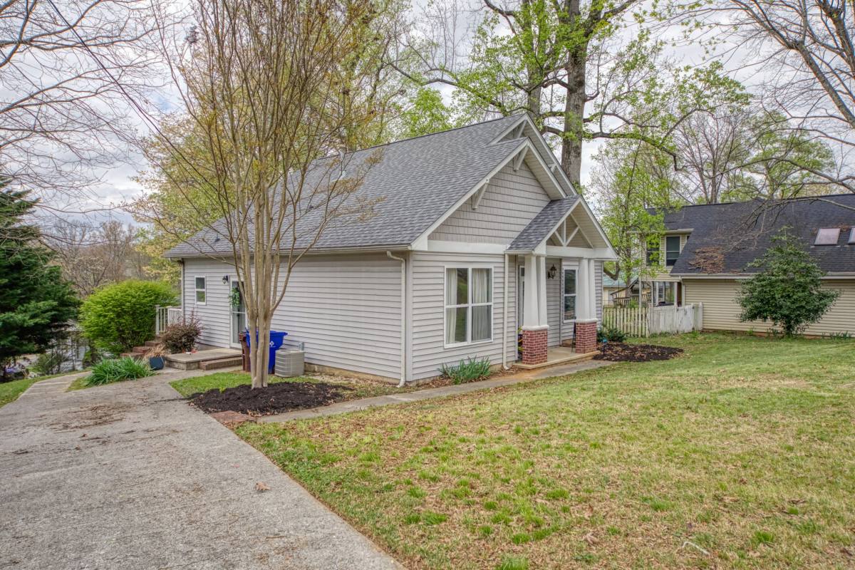 House for rent at 141 Northwestern Ave, Oak Ridge, TN 37830