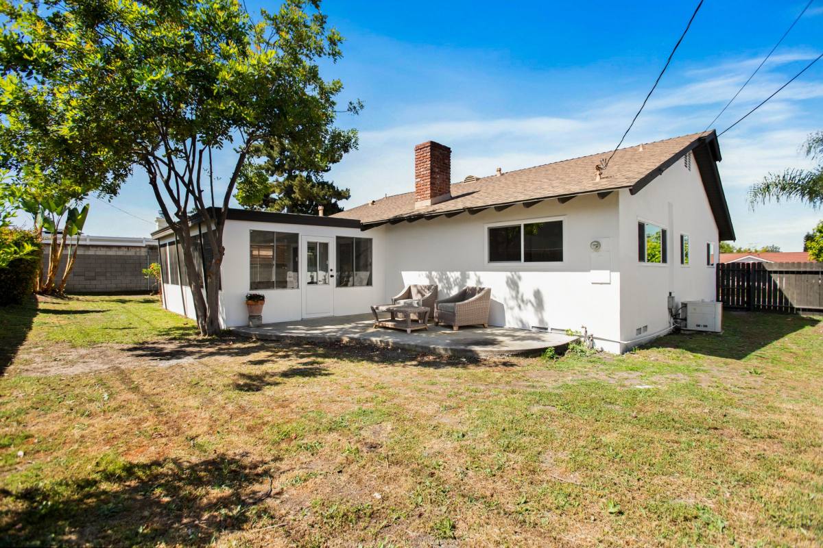 House for rent at 934 S Donna Beth Ave, West Covina, CA 91791