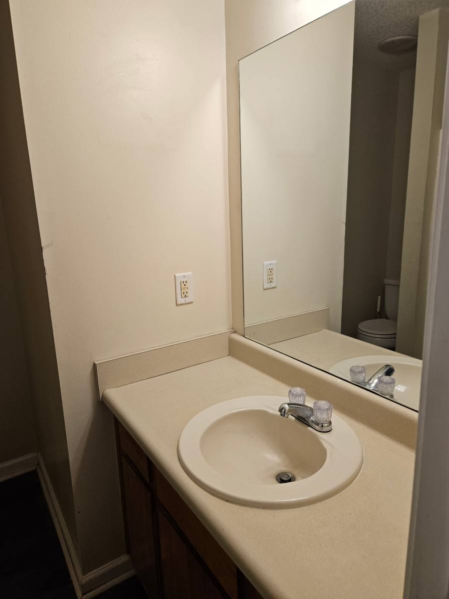 Apartment for rent at 813 Ash Stextapt B #B, Springfield, GA 31329