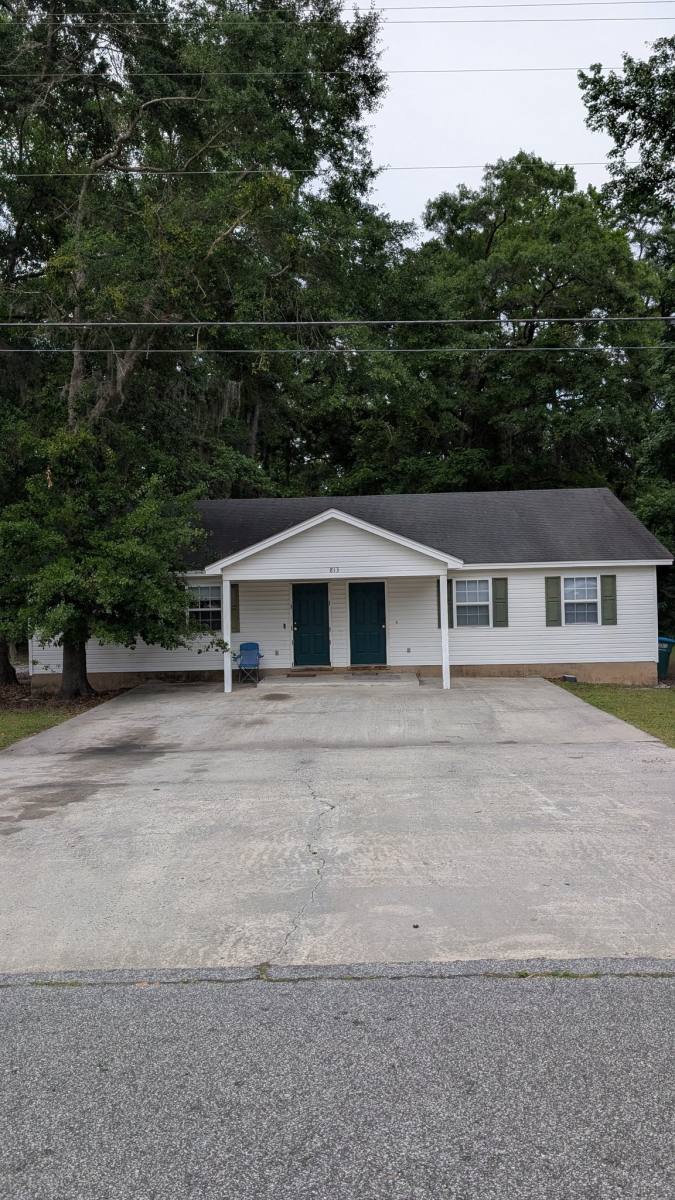Apartment for rent at 813 Ash Stextapt B #B, Springfield, GA 31329