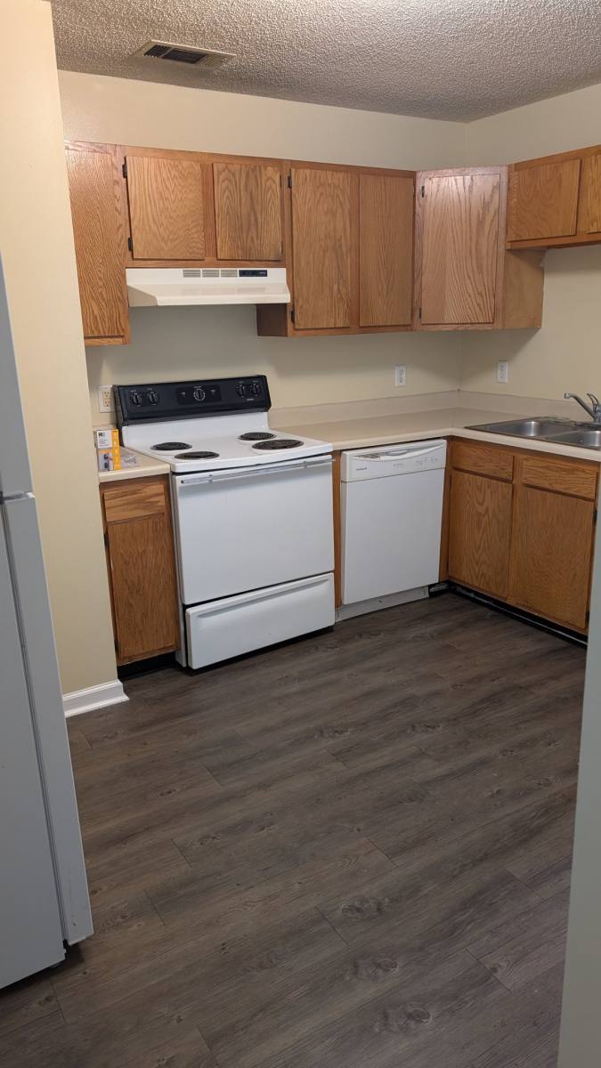 Apartment for rent at 813 Ash Stextapt B #B, Springfield, GA 31329