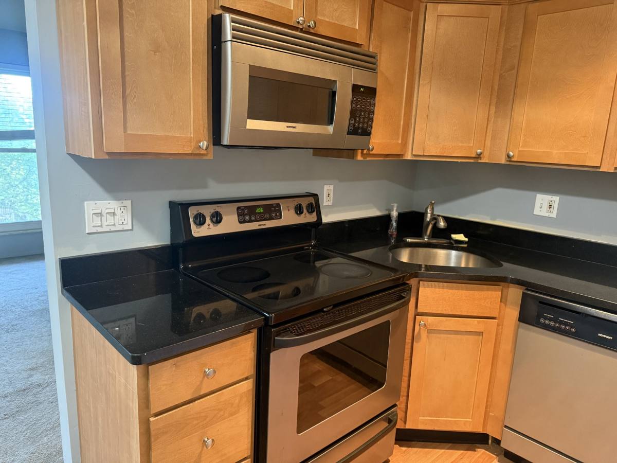 Condo for rent at 10427 Briarbend Dr #8, Saint Louis, MO 63146