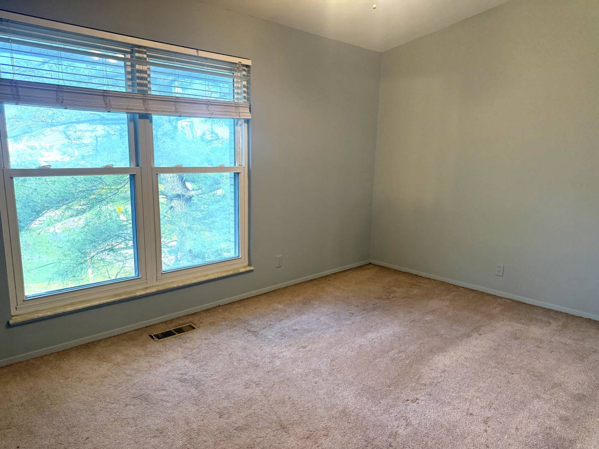 Condo for rent at 10427 Briarbend Dr #8, Saint Louis, MO 63146