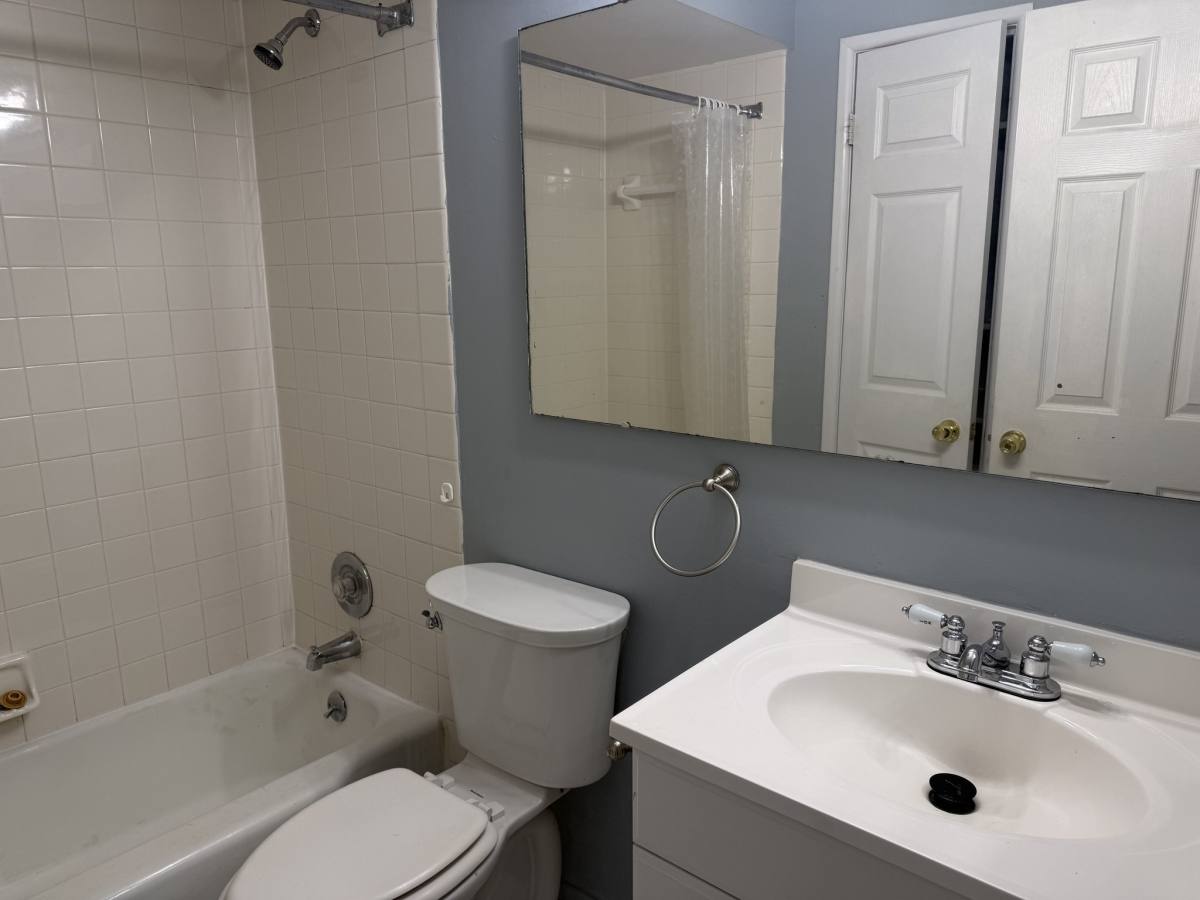 Condo for rent at 10427 Briarbend Dr #8, Saint Louis, MO 63146