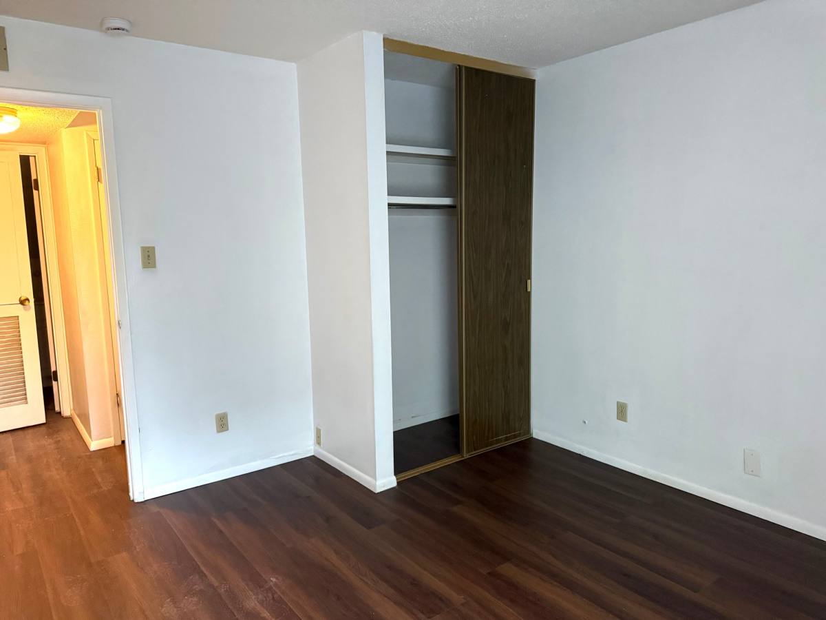 Apartment for rent at 9814 Greenery Court #D, Saint Louis, MO 63132