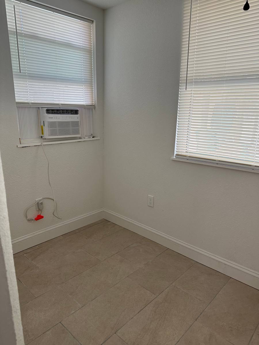 Apartment for rent at 21 S Hollywood Ave #6, Daytona Beach, FL 32118