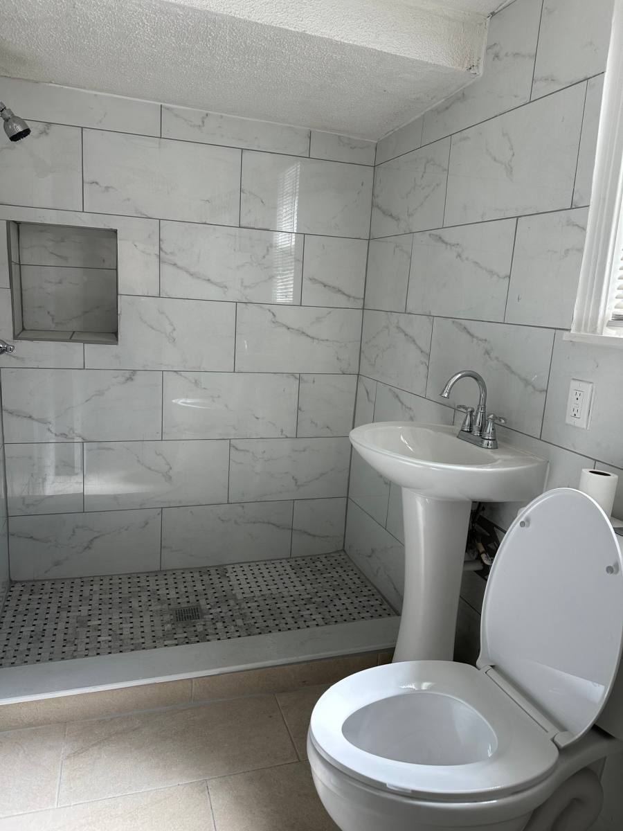 Apartment for rent at 21 S Hollywood Ave #6, Daytona Beach, FL 32118