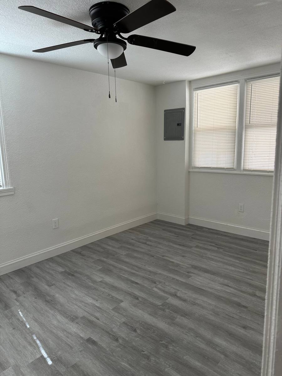 Apartment for rent at 21 S Hollywood Ave #6, Daytona Beach, FL 32118