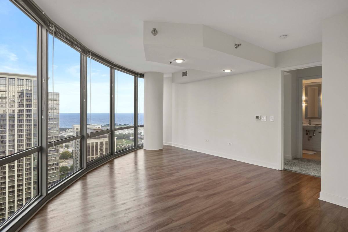 Apartment for rent at 1285 S Michigan Ave, Chicago, IL 60605