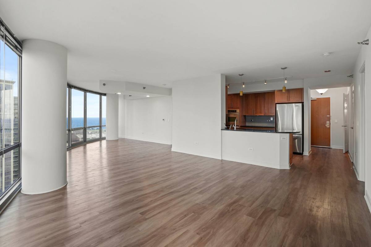 Apartment for rent at 1285 S Michigan Ave, Chicago, IL 60605