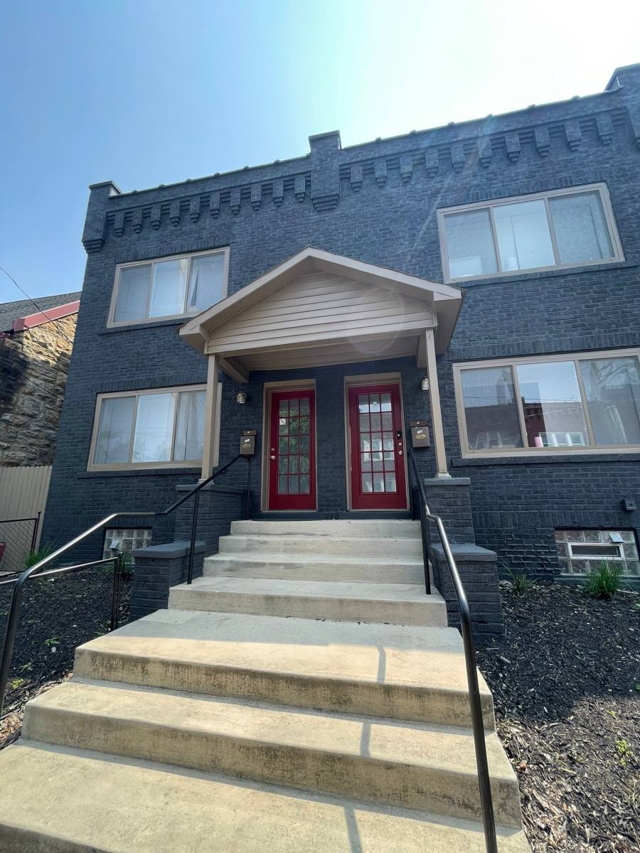 Townhouse for rent at 117 E 9th Ave, Columbus, OH 43201
