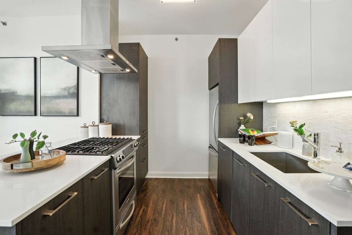 Apartment for rent at 101 W Wacker Dr, Chicago, IL 60601