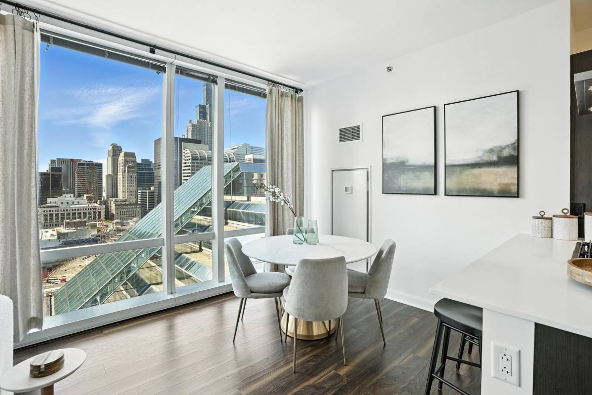 Apartment for rent at 101 W Wacker Dr, Chicago, IL 60601