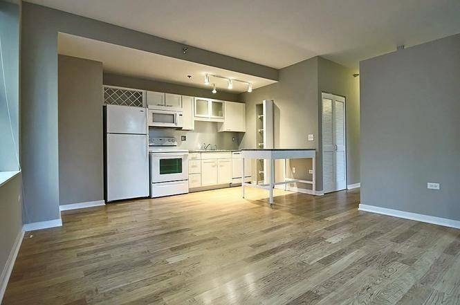 Apartment for rent at 198 W Randolph St, Chicago, IL 60601