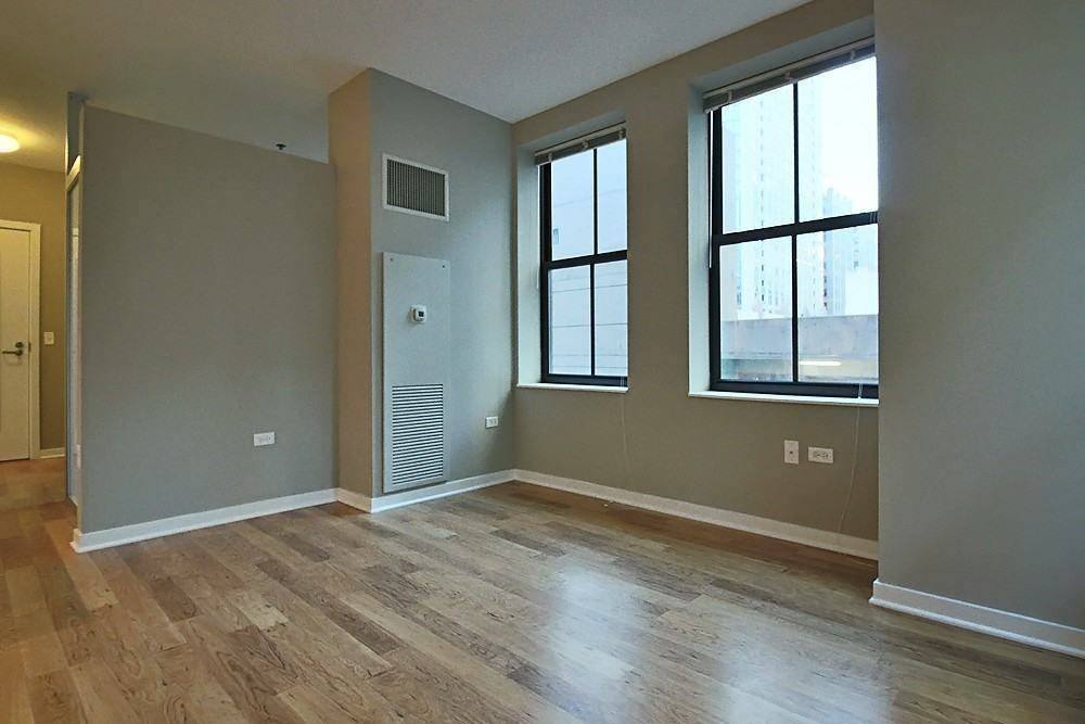 Apartment for rent at 198 W Randolph St, Chicago, IL 60601