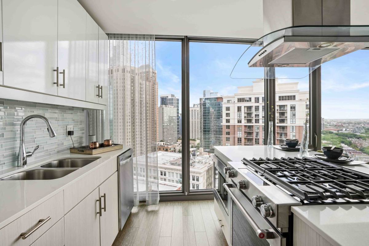 Apartment for rent at 1011 S State St, Chicago, IL 60605
