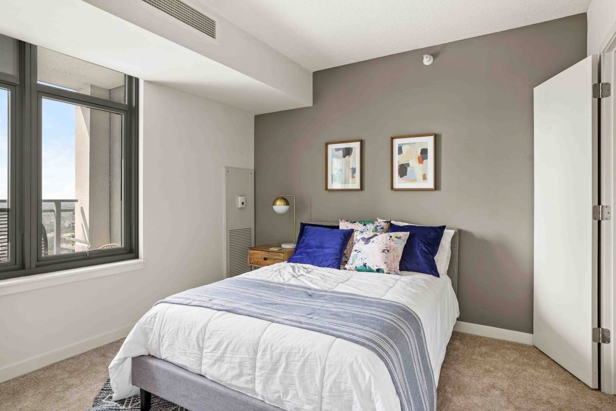 Apartment for rent at 575 W Kinzie St, Chicago, IL 60661