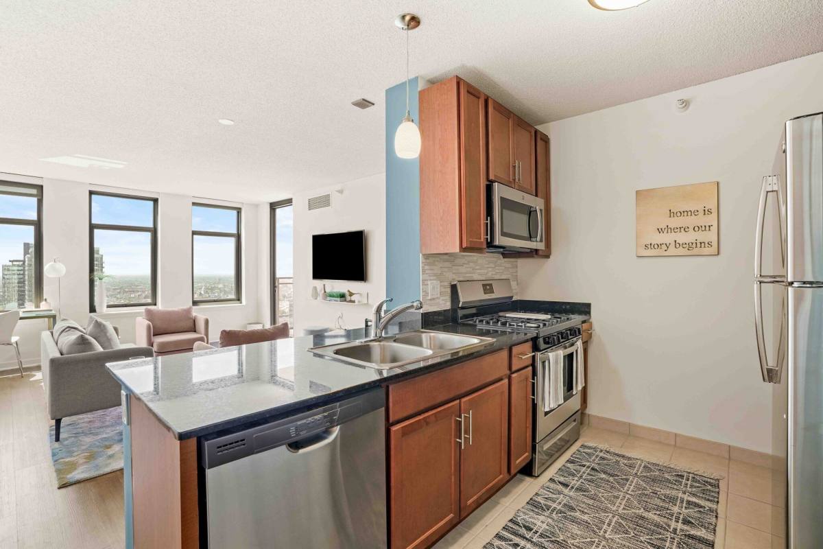 Apartment for rent at 575 W Kinzie St, Chicago, IL 60661