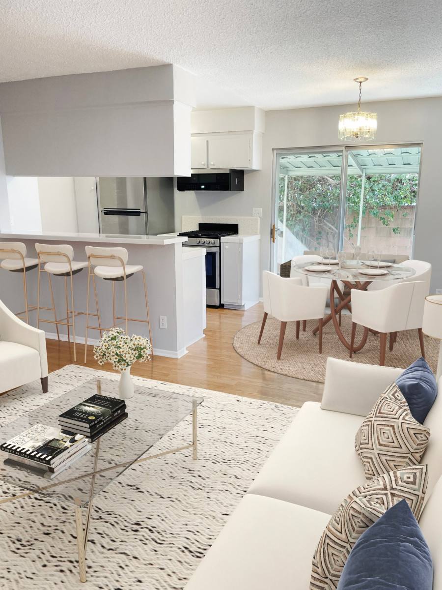 Apartment for rent at 2827 S Corning St #2, Los Angeles, CA 90034