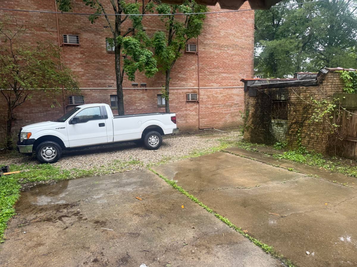 Apartment for rent at 1028 11th St #1, Huntington, WV 25701