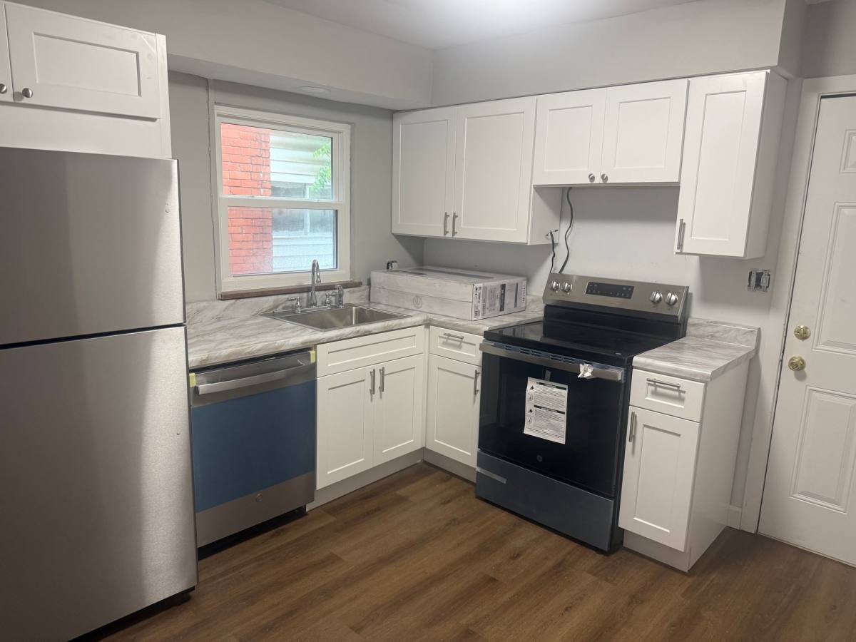 Apartment for rent at 1028 11th St #1, Huntington, WV 25701