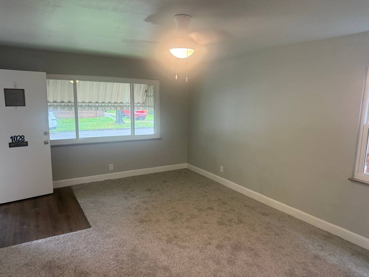 Apartment for rent at 1028 11th St #1, Huntington, WV 25701