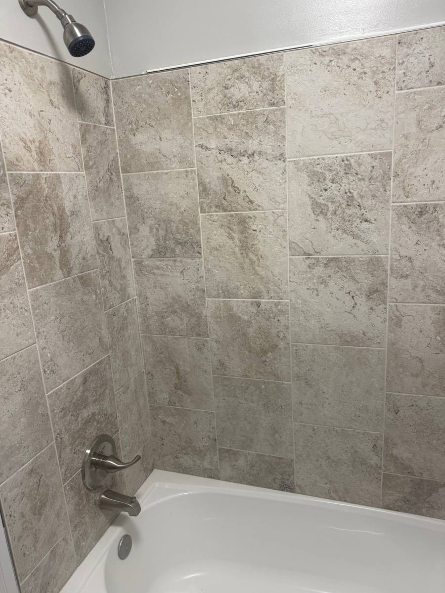 Apartment for rent at 1028 11th St #1, Huntington, WV 25701
