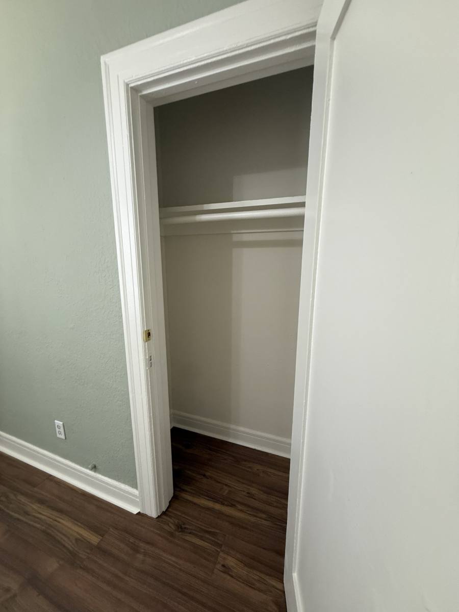 Apartment for rent at 2949 Raymond Ave #2951, Los Angeles, CA 90007